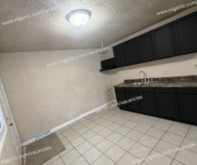 Foto del edificio - Cozy 3 Bedrooms • 1 Bathroom house in Gary, IN