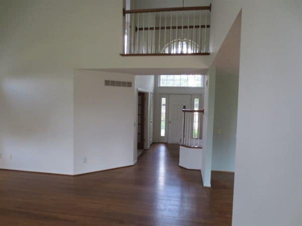 Building Photo - 898 Mountainside Dr