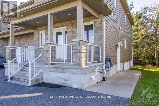 Photo du bâtiment - 1174 S Russell Rd