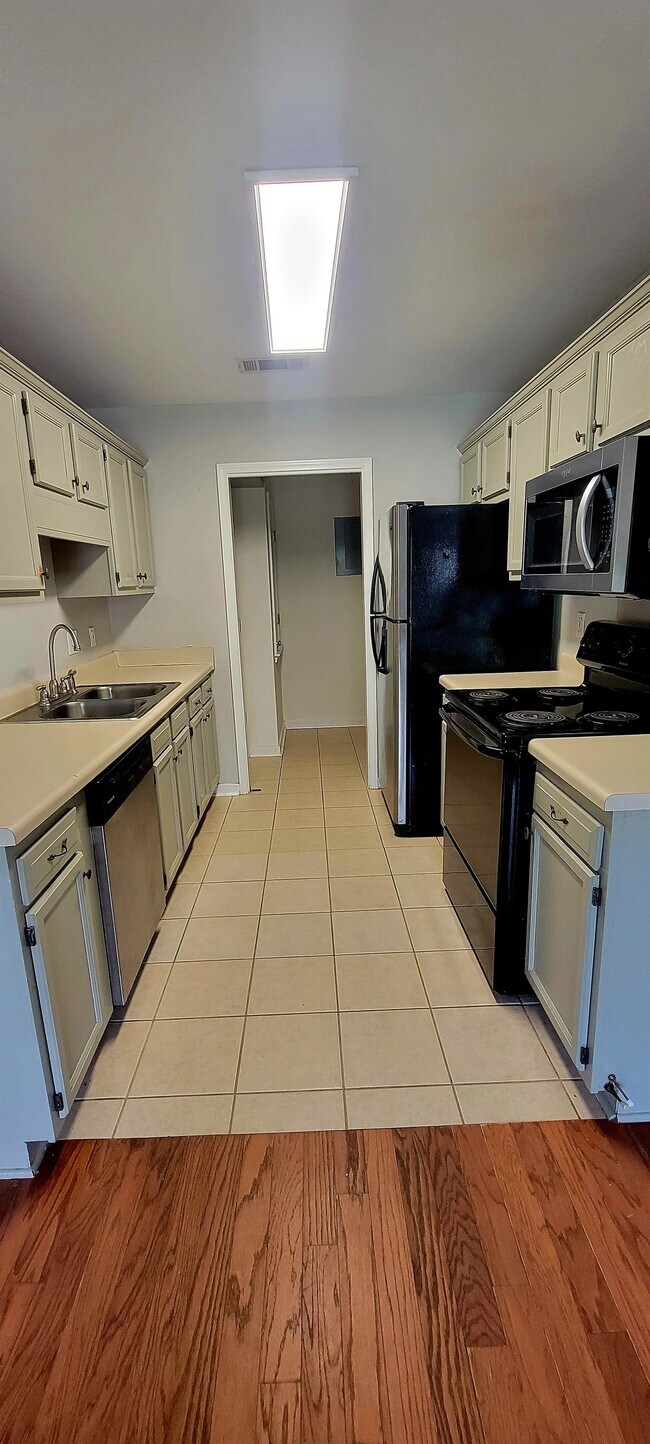 Foto del edificio - 329 Evergreen Way