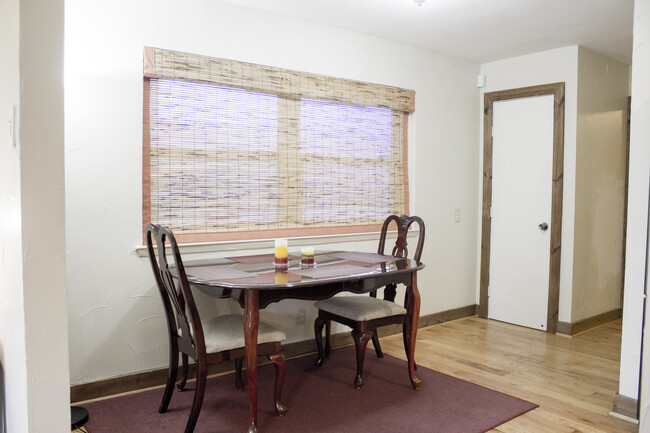 Building Photo - 6623 Orangewood Dr