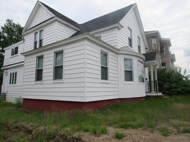 Building Photo - 199 Stafford St