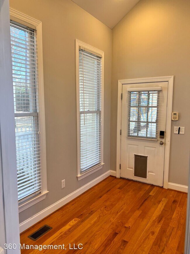 Foto del edificio - 3 br, 2.5 bath House - 690 Queens Way