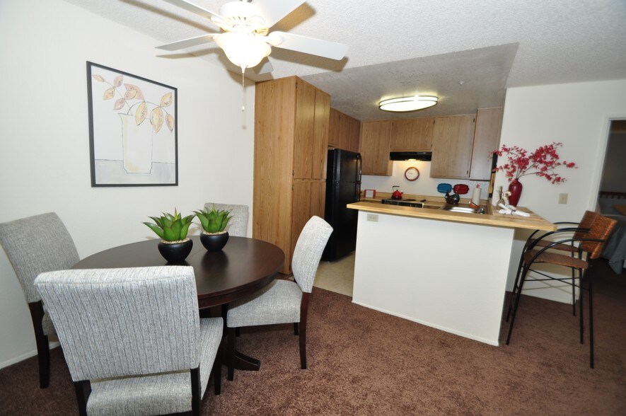 Sycamore Hills Village Rentals Vista, CA