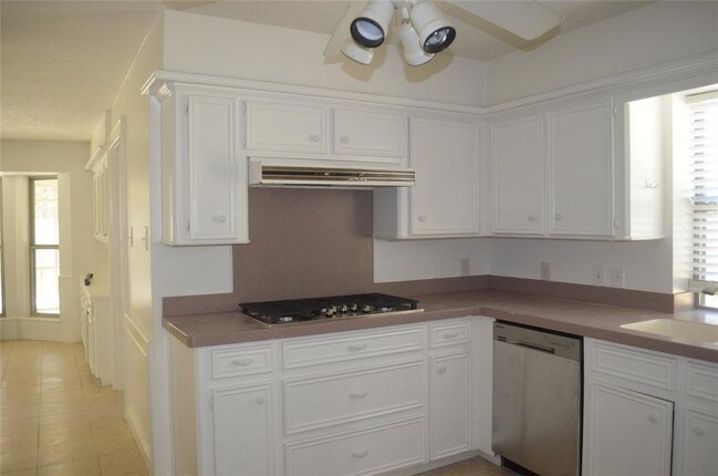 Foto del edificio - 3746 Wildwood Ridge Dr