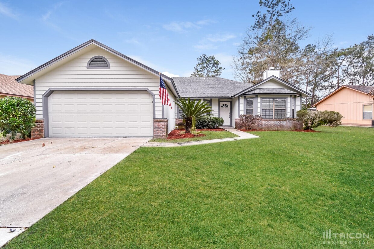 Primary Photo - 1388 High Plains Dr W