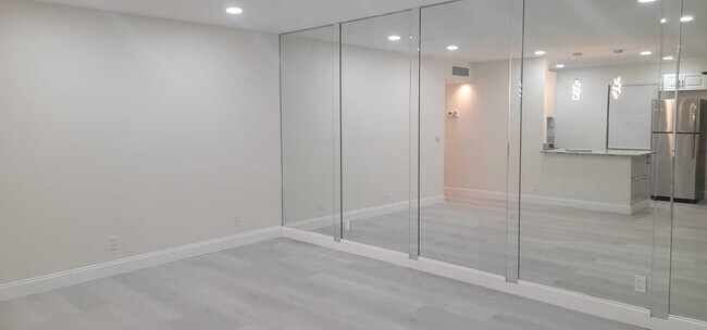 Building Photo - 857 Normandy Trail