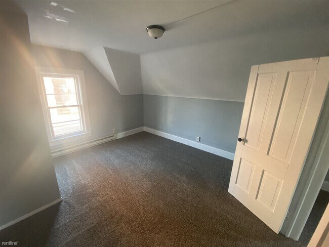Building Photo - 3 br, 1 bath House - 518 S Olive St