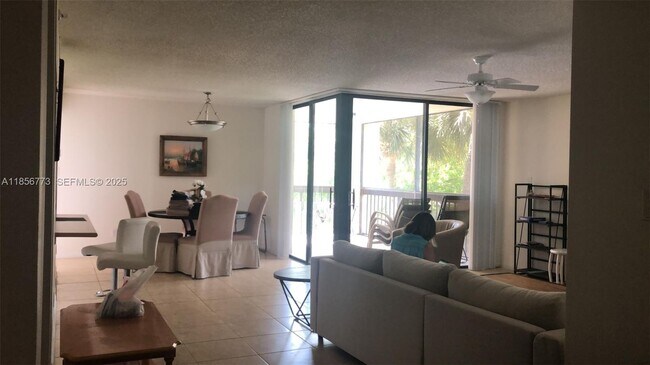 Foto del edificio - 2025 Lavers Cir