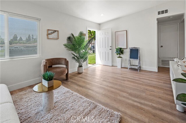 Foto del edificio - 13154 Cedar St
