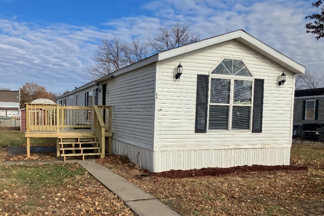 Building Photo - 69 Village Ct