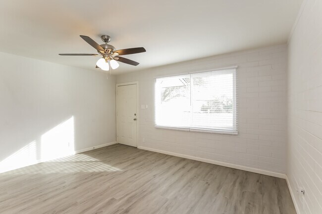Foto del edificio - 1248 N 78Th St