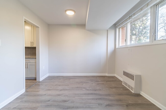 Foto del edificio - 2400 41st St NW