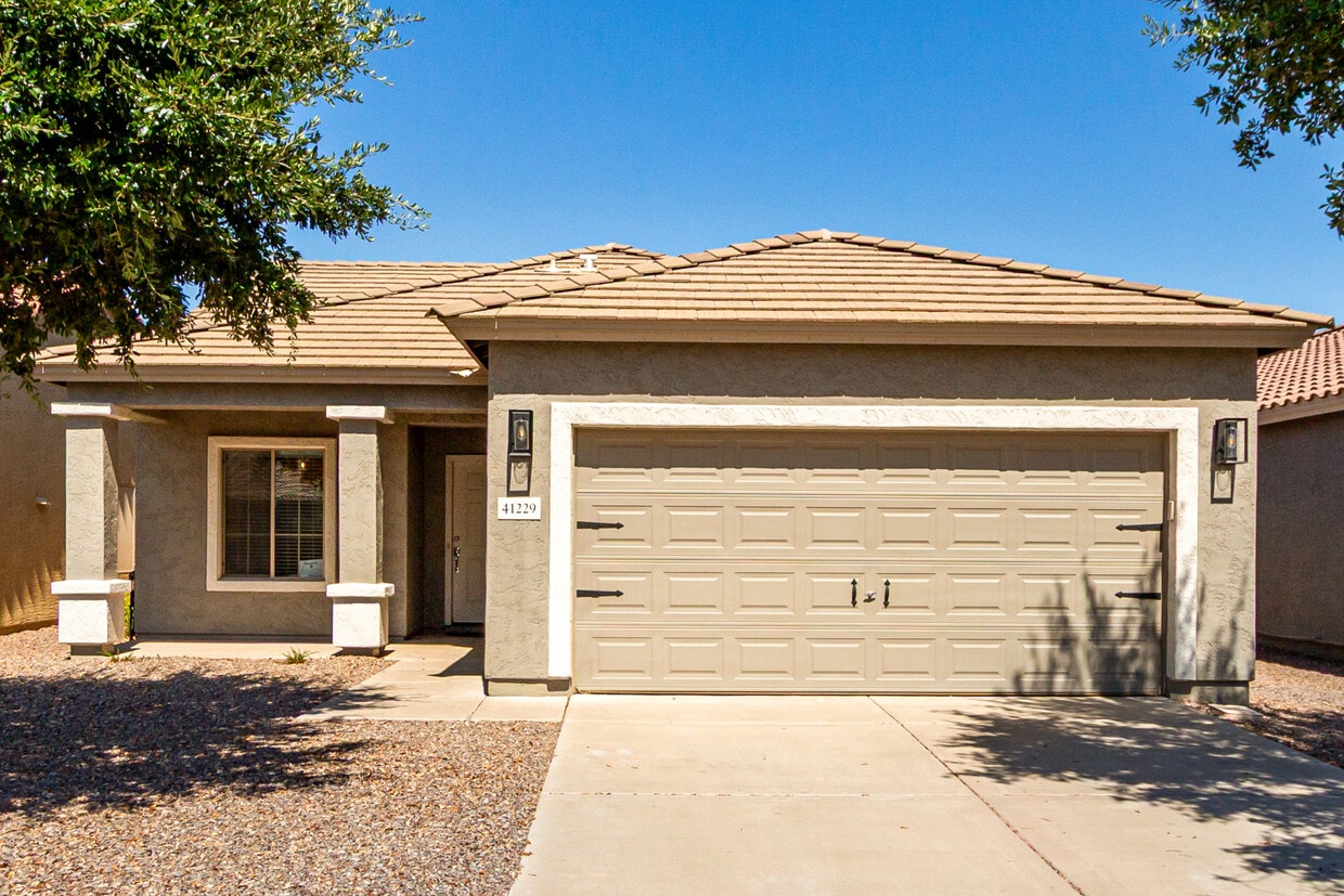 Primary Photo - 41229 N Stenson Dr