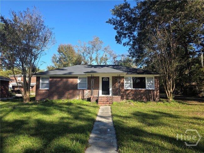 Foto del edificio - 8 Ronnie Ave