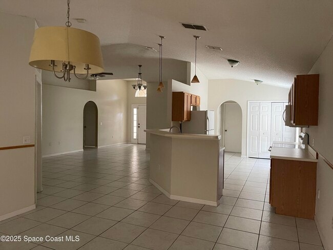 Building Photo - 1642 Sawgrass Dr SW