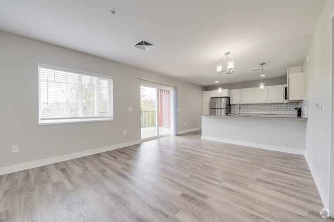 The Traverse - Reserve at Oxford - Oxford Place Apartments