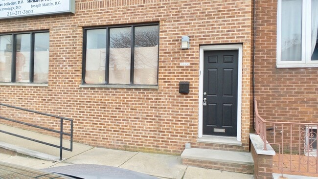 Building Photo - 1800 Jackson St