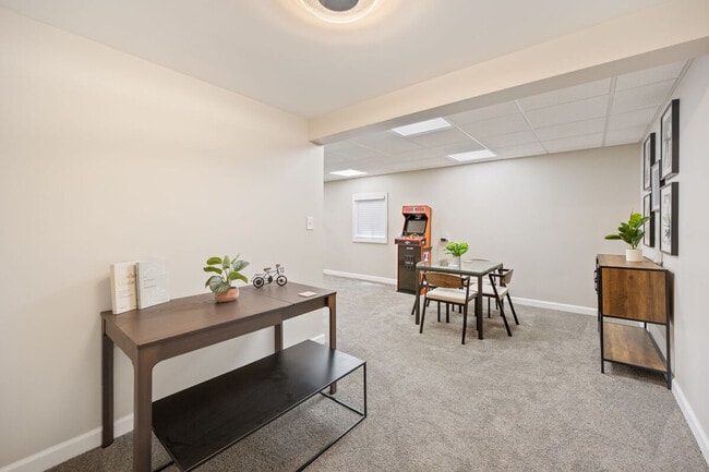 Building Photo - 14237 S Newberg Ct