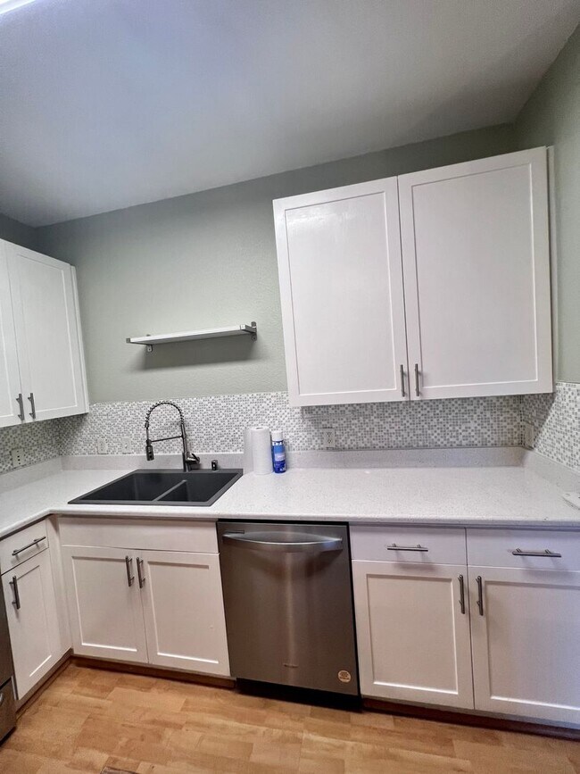 Building Photo - Febuary Special - Half Off The First Month...