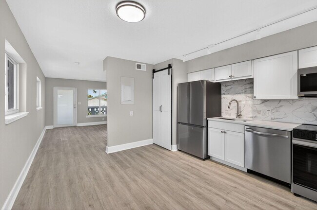 Building Photo - 624 Southwind Cir