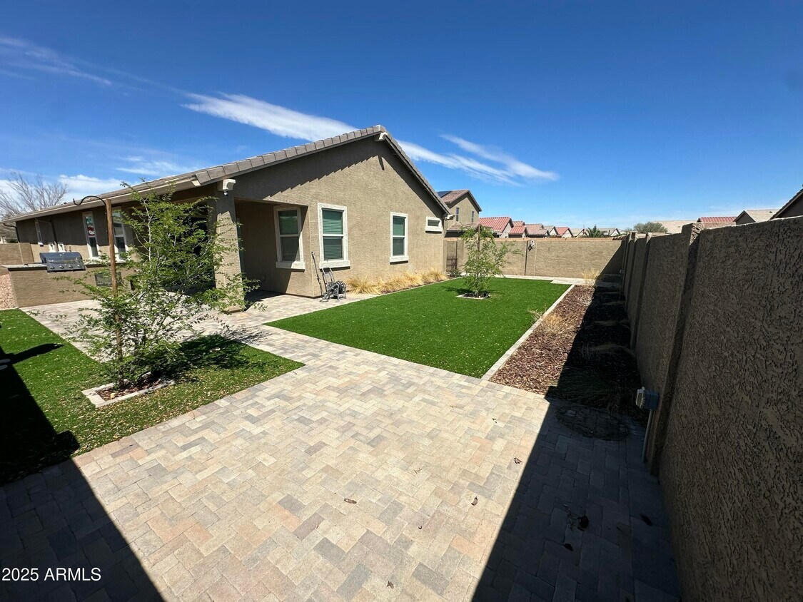 Primary Photo - 11183 E Verbina Ln