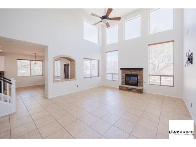 Building Photo - Escape to your Oasis in this Exquisite 5/2...