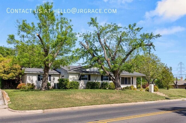 Building Photo - 1101 Rambler Dr