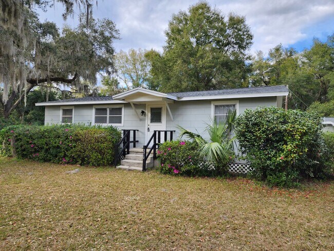 Foto del edificio - 3 Bedroom 1 Bathroom House