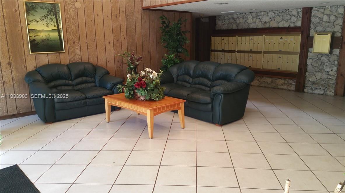 Foto del edificio - 220 Lakeview Dr