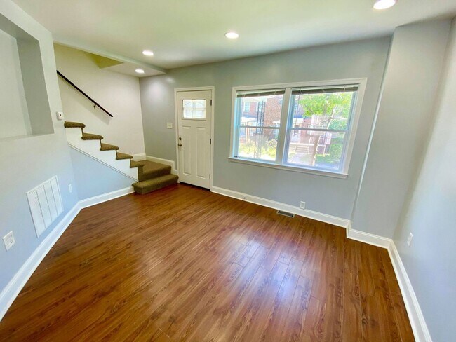 Building Photo - Charming 2bed/2ba Dundalk Townhome!