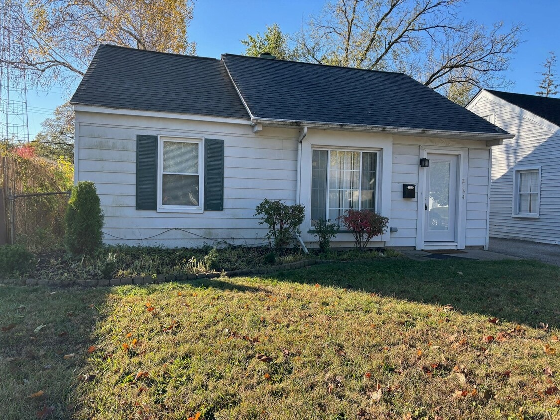 Primary Photo - 2144 Browning St