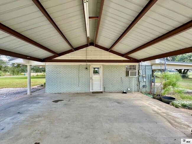 Foto del edificio - 1448 French Turn Rd