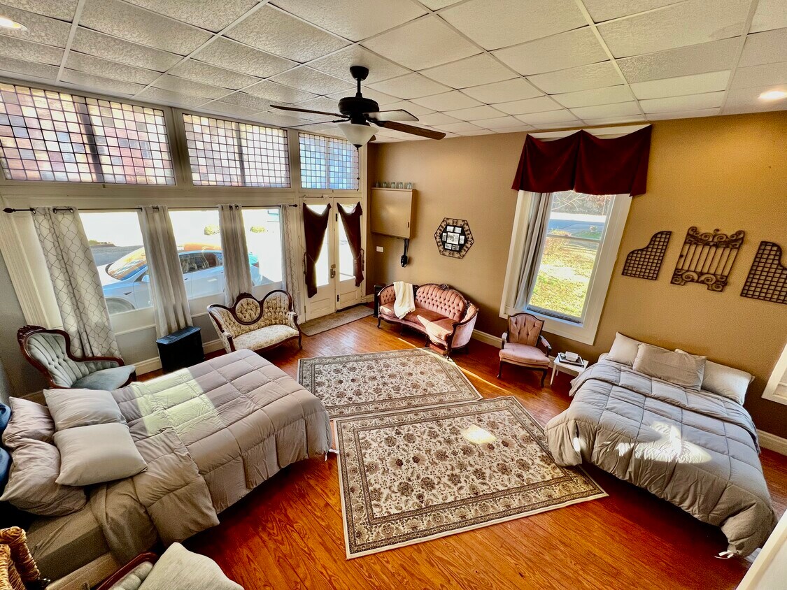 107 Main St Unit 107 Main St., Bonnots Mill, MO 65016 Condo for Rent