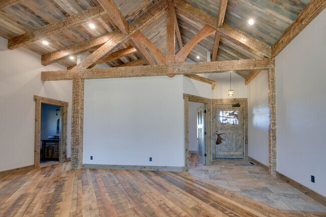 Foto del edificio - 5289 Gabriels Wy