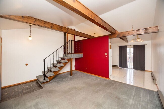 Foto del edificio - 3208 Spruce Dr
