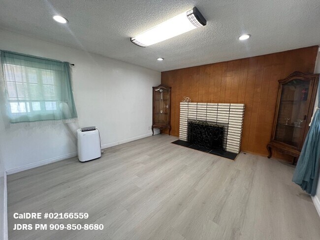 Building Photo - Arcadia 3 Bedroom Home