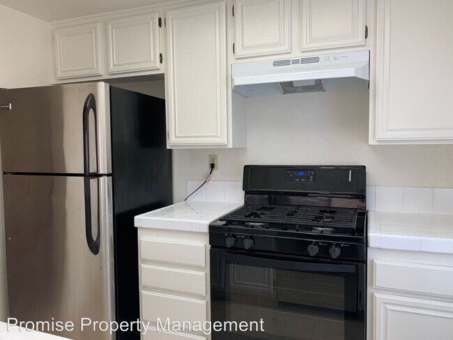 Foto del edificio - 3 br, 2 bath House - 1058 Grape St.
