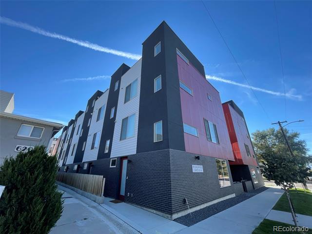 Building Photo - 90 Galapago St