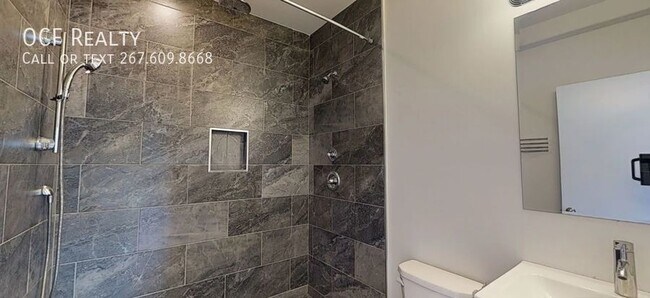 Foto del edificio - 1642 N Marshall St