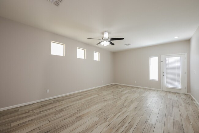 Foto del edificio - 1718 W Minton St