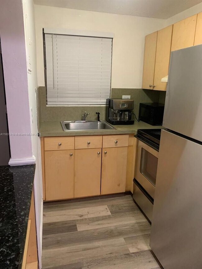 Foto del edificio - 7505 SW 82nd St