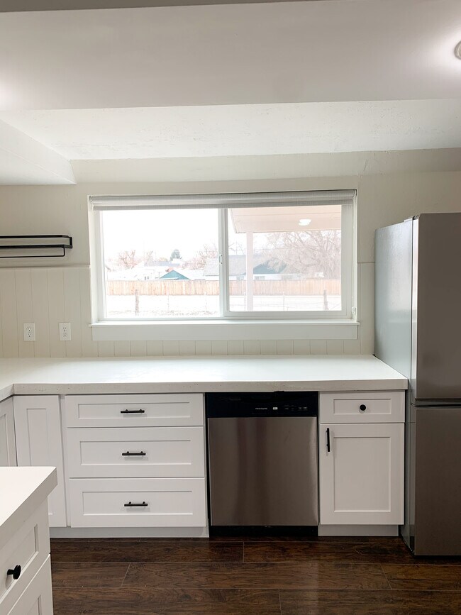 Kitchen - 648 E 400 S