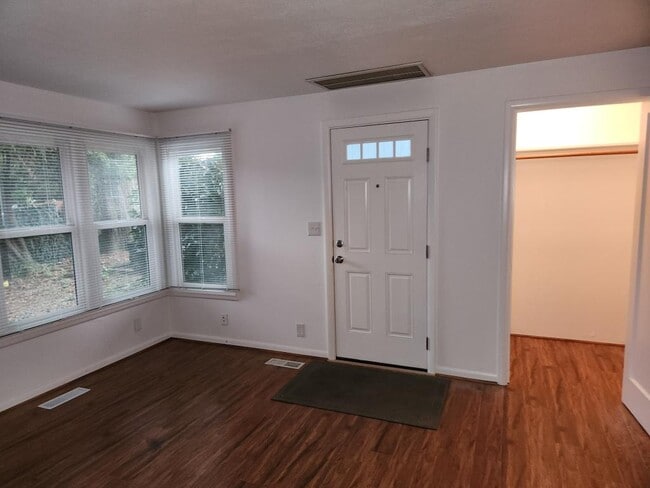 Building Photo - 16350 SE Vineyard Ln