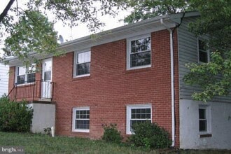 Building Photo - 4419 kentmore Dr