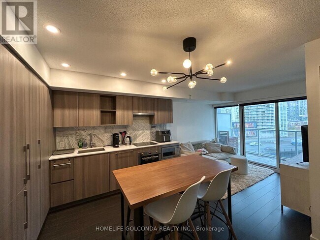 Photo du bâtiment - 19 Bathurst St