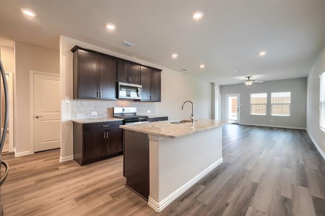 Foto del edificio - 512 Ezra Ln