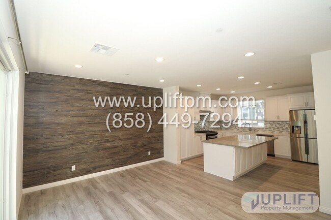Foto del edificio - 3 Bedroom, 3.5 bathroom Three story Luxury...