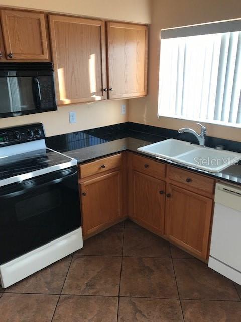 Foto del edificio - 207 Abigail Rd