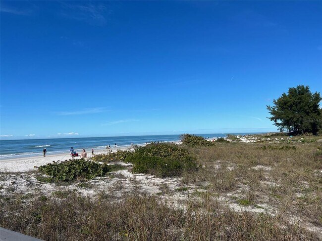 Foto del edificio - 215 1st St